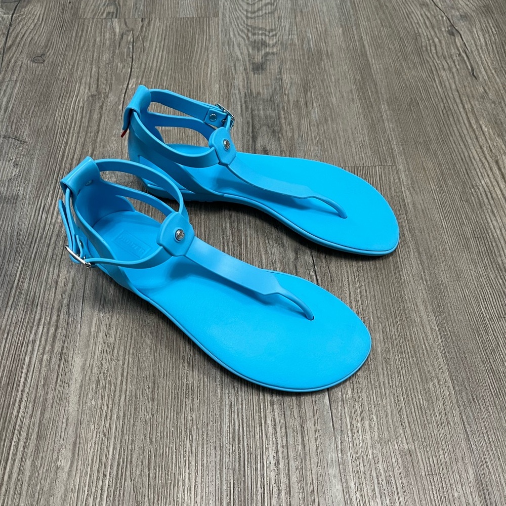 Hunter Tbar Flip Flops size 8 New Without Box
